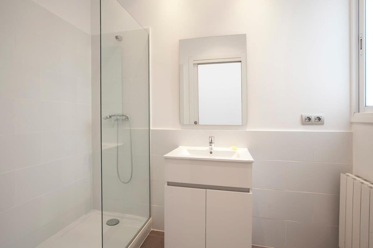 Gran Via Modern And Bright 3bd With Terrace Apartamento Barcelona